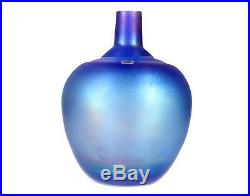 A Bertil Vallien Kosta blue lustre vase Iridescent Swedish art glass