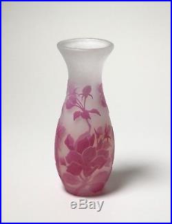 Art Glass Vase (etched vase). Modern. Karl Lindeberg, Kosta boda, Sweden, 1910