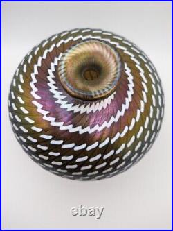 BERTIL VALLIEN KOSTA BODA Vase Minos Brown Iridescent Glass Signed UV GLOW