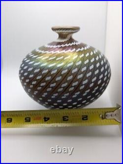 BERTIL VALLIEN KOSTA BODA Vase Minos Brown Iridescent Glass Signed UV GLOW