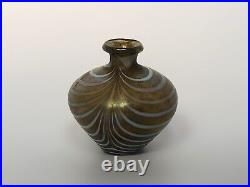 BERTIL VALLIEN KOSTA BODA Vase Minos Glass Signed 1984