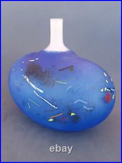 Bertill Vallien Kosta Boda Sweden hand blown studio art glass vase, 10.5 inches