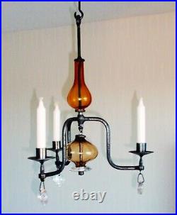 CHANDELIER KOSTA BODA ERIK HOGLUND Wrought iron and amber art glass