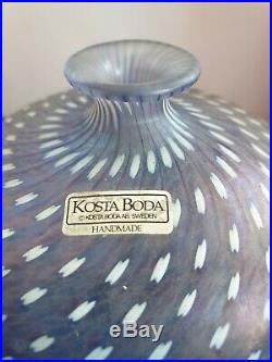 Kosta Boda Bertil Vallien. Mauve Minos Vase. Artist collection. Scandinavian