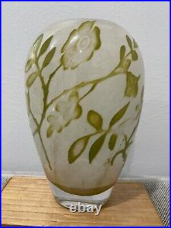 Kosta Boda Signed Olle Brozen Floating Flowers Art Glass Vase 2 of 2
