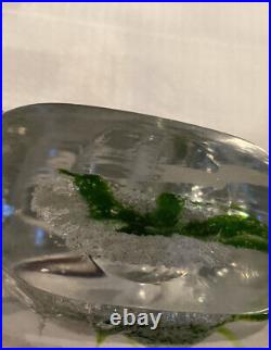 Kosta Boda Sweden Vickie Lindstrom Seaweed Art Glass Vase with Etched Fish 9