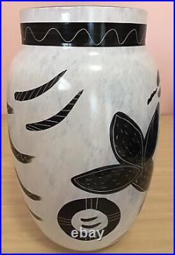 Kosta Boda White/black Signed Ulrica H V Caramba Vase