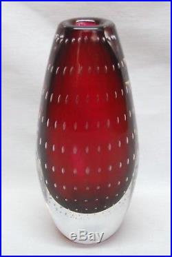 Kosta Vicke Lindstrand. Red Vase With Controled Airbubbles. Lh