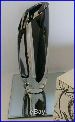 New 10 1/4 KOSTA BODA Sweden Goran Warff SARABAND Black & Clear Art Glass Vase