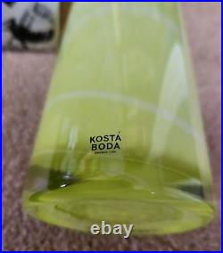 New KOSTA BODA Samoa Glass Vase Yellow Lime Signed Anna Ehrner Sweden 13 1/4