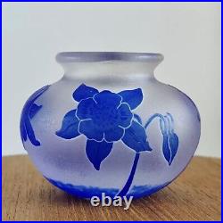 Rare Kosta Boda Karl Lindberg Blue Floral Glass Vase Hand Blown Signed Art Decor