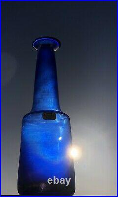 Signed BERTIL VALLIEN KOSTA BODA Vase Blue Iridescent Glass Color Pattern, H8-9