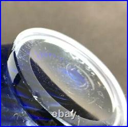 Signed Colora Blue VICKE LINDSTRAND KOSTA BODA SWEDEN Net Glass Vase, H 8 3/4