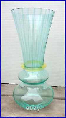 Signed Kosta Boda by K (Kjell) Engman 11½ Art Glass Vase