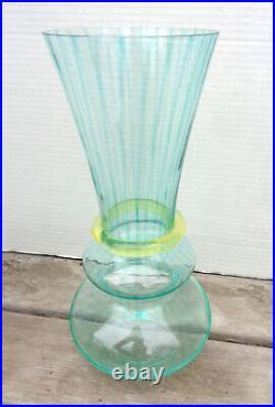 Signed Kosta Boda by K (Kjell) Engman 11½ Art Glass Vase