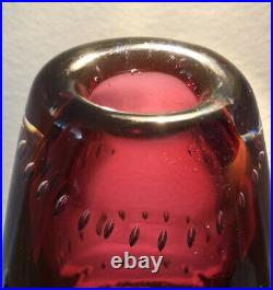 Signed Thickwall VICKE LINDSTRAND KOSTA BODA Red Glass Vase Air Bubbles, H7 1/4
