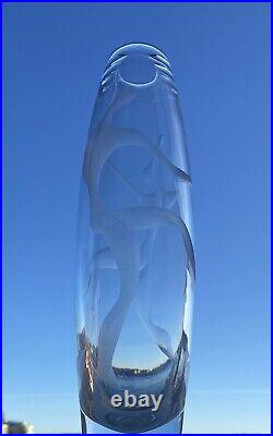 VICKE LINDSTRAND KOSTA BODA Vase Etched Dancing Couple Glass Signed 1950, H12