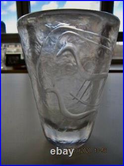 VICKE LINDSTRAND KOSTA SWEDEN glass cavemen vase, mid century. 1955