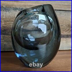 VTG Kosta Boda Vase Artist Signed Vicke Lindstrand Smoke Glass Dark Magic #41605